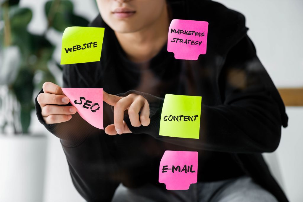 Knob Marketing logo